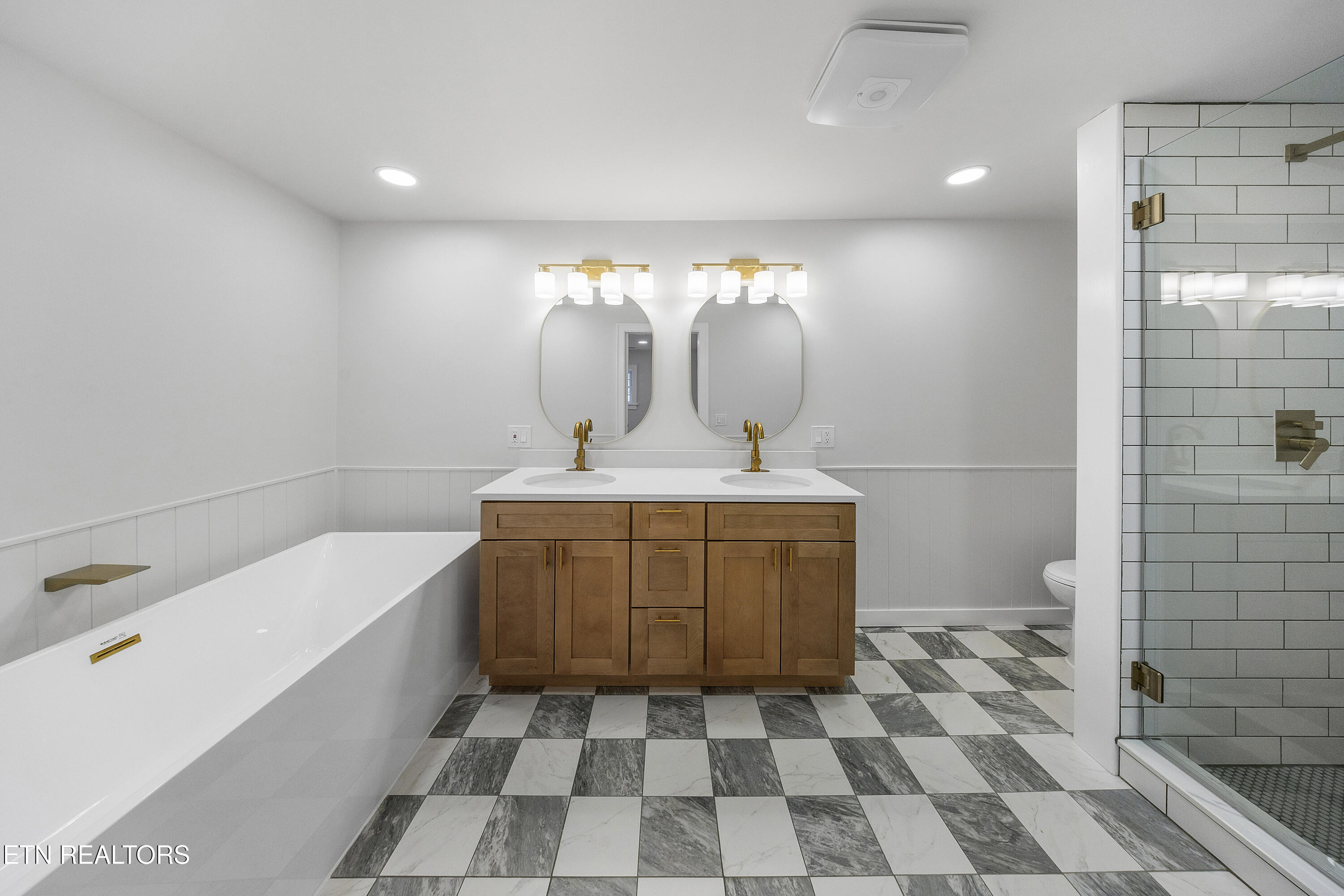 713 Aeronca Road Northwest Knoxville, TN 37919 - Photo 30 of 36 Custom Primary Bath