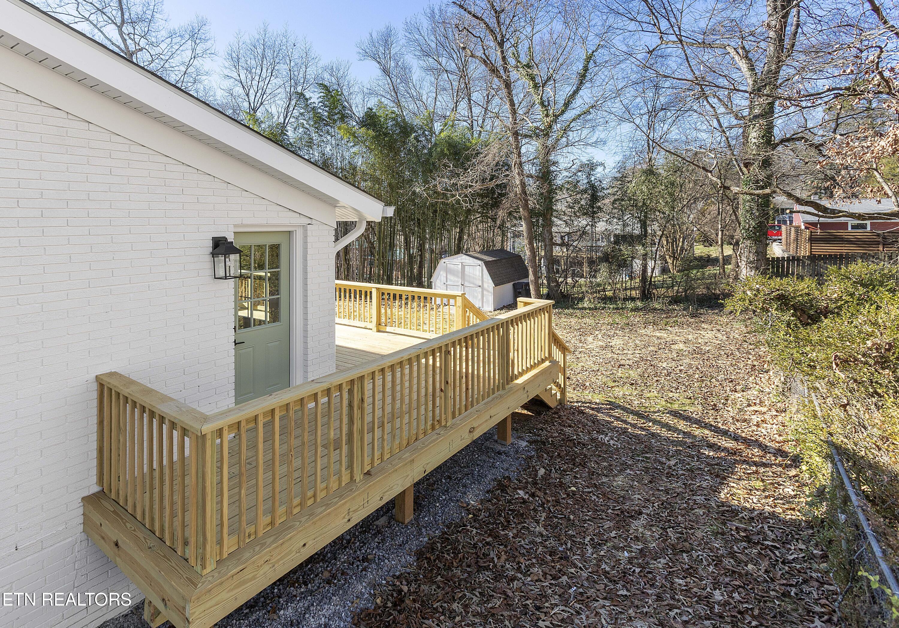 713 Aeronca Road Northwest Knoxville, TN 37919 - Photo 6 of 36 Side of house