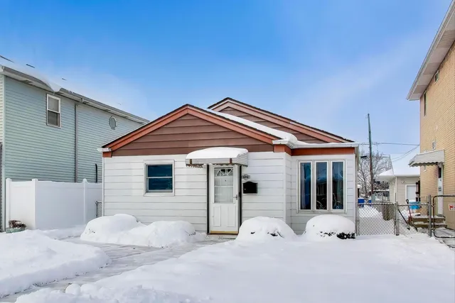 $265,000 | 6116 South Neenah Avenue, Chicago, IL 60638