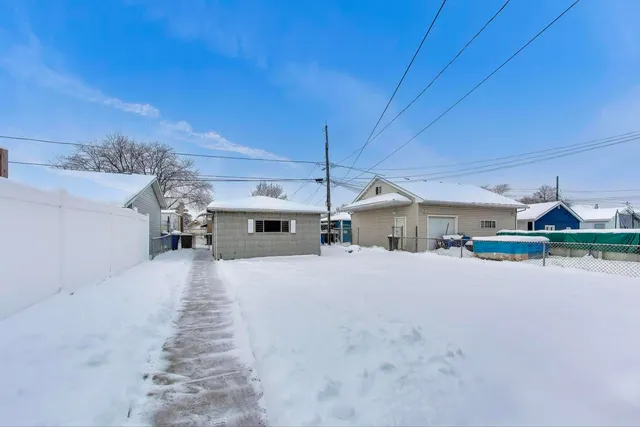 $265,000 | 6116 South Neenah Avenue, Chicago, IL 60638