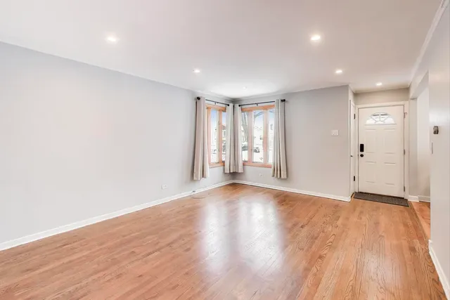 $265,000 | 6116 South Neenah Avenue, Chicago, IL 60638