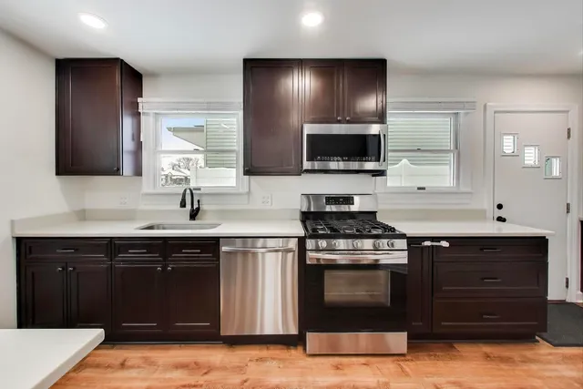 $265,000 | 6116 South Neenah Avenue, Chicago, IL 60638