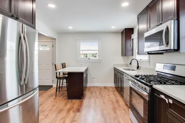 $265,000 | 6116 South Neenah Avenue, Chicago, IL 60638