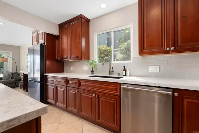 $1,359,000 | 10007 Helix Mont Circle, La Mesa, CA 91941