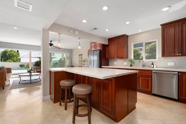 $1,359,000 | 10007 Helix Mont Circle, La Mesa, CA 91941