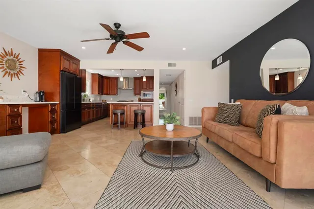 $1,359,000 | 10007 Helix Mont Circle, La Mesa, CA 91941