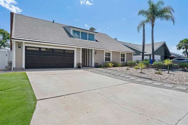 $1,359,000 | 10007 Helix Mont Circle, La Mesa, CA 91941