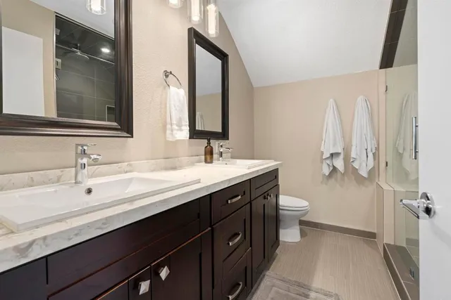 $1,359,000 | 10007 Helix Mont Circle, La Mesa, CA 91941