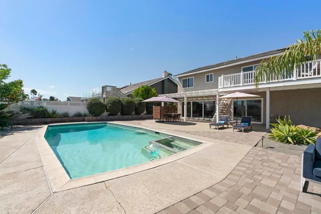 $1,359,000 | 10007 Helix Mont Circle, La Mesa, CA 91941