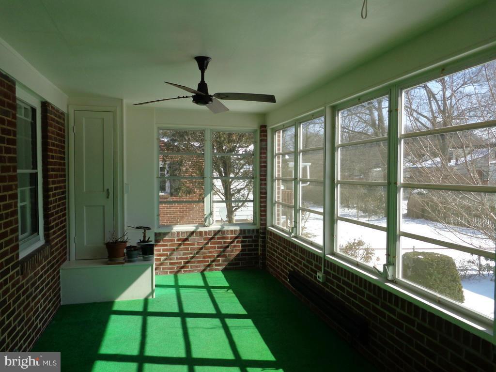 501 Holden Road Baltimore, MD 21286 - Photo 14 of 26 Sunporch