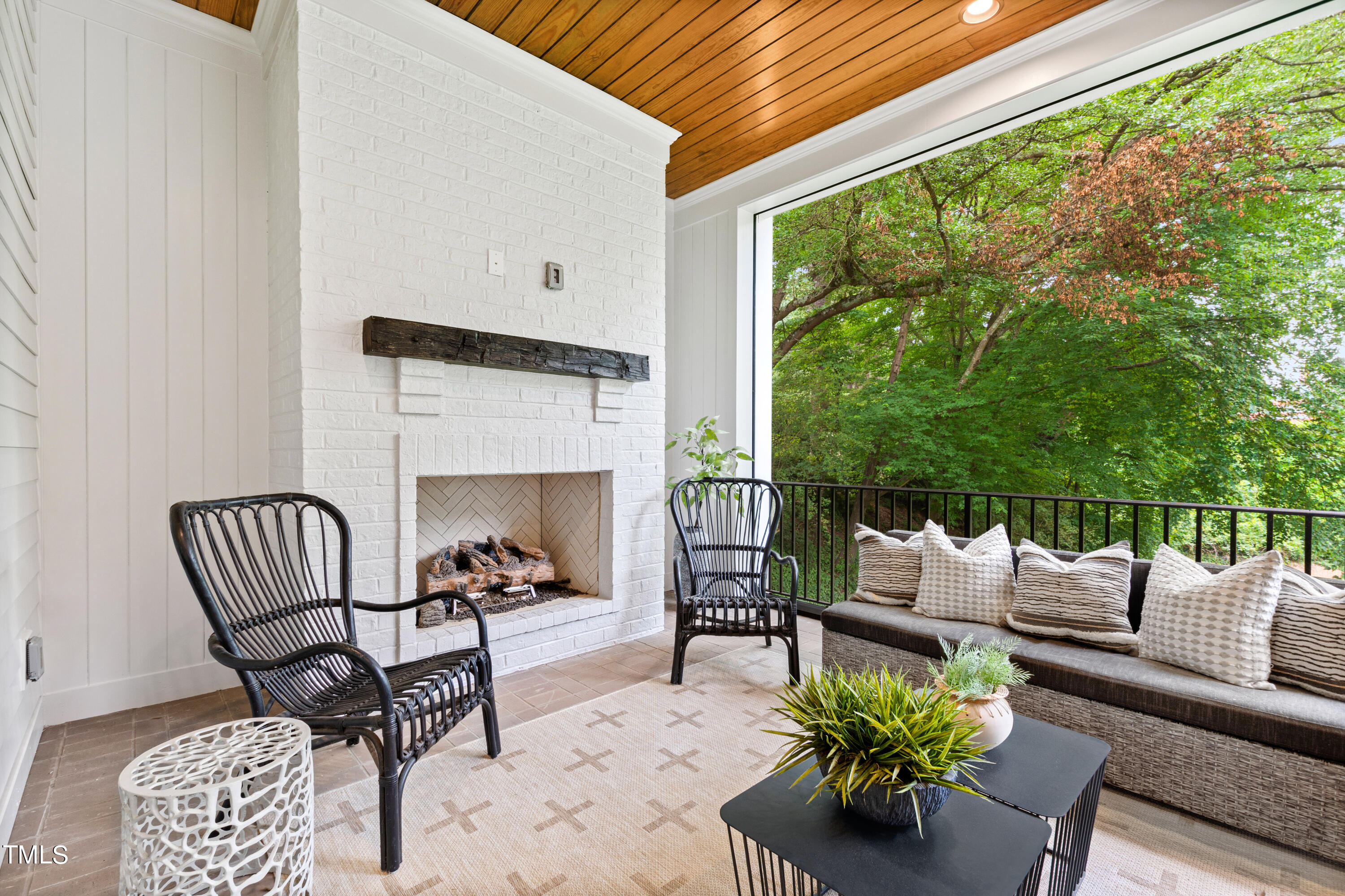 2531 Wake Drive Raleigh, NC 27608 - Photo 24 of 56 19 Patio 4