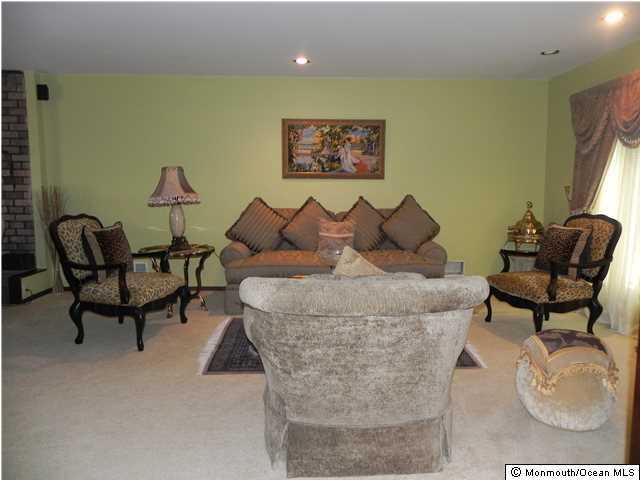 42 Shilling Road Manalapan, NJ 07726 - Photo 5 of 22 Additional Photo
