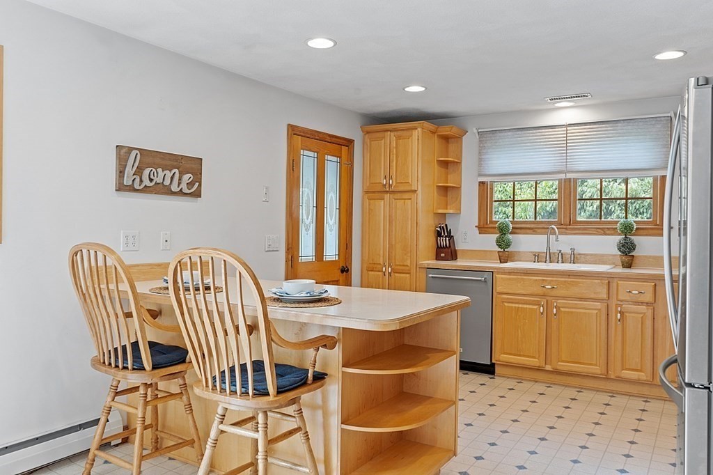 16 Locke Road Billerica, MA 01821 - Photo 11 of 42