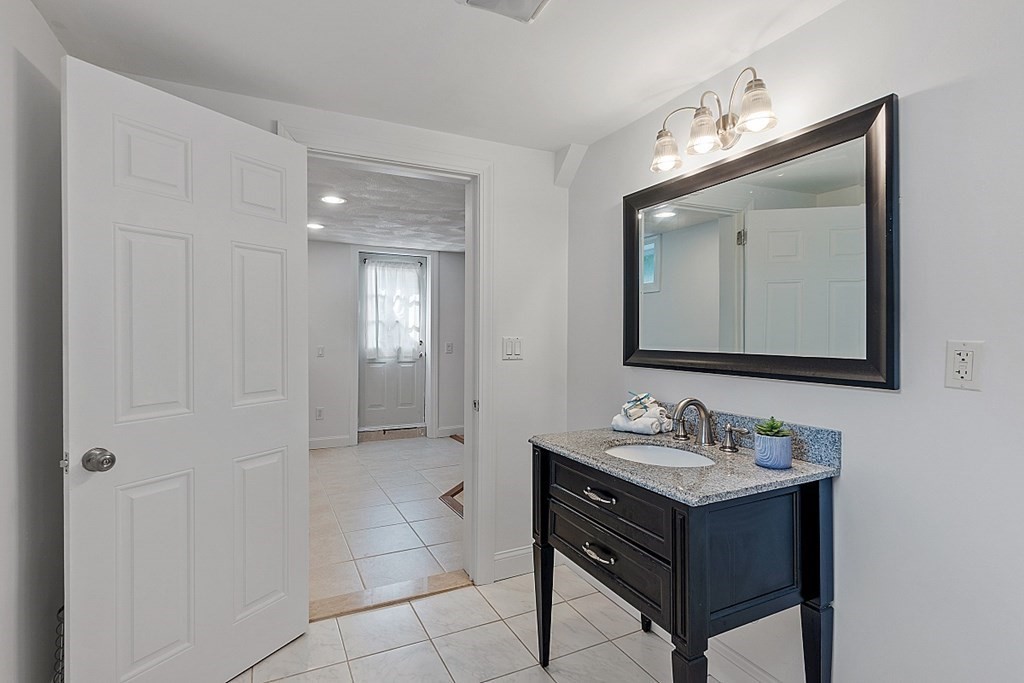 16 Locke Road Billerica, MA 01821 - Photo 32 of 42