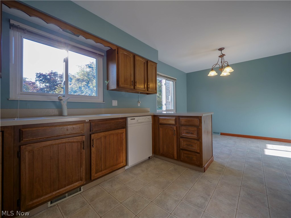 22542 Center Ridge Road, Unit B Rocky River, OH 44116 - Photo 12 of 28 Gallery Image 12