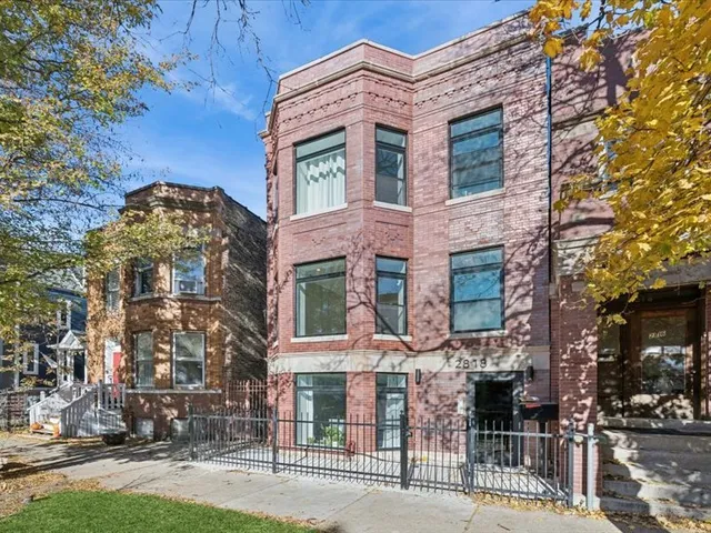 $2,970 | 2818 West Fletcher Street, Unit 1, Chicago, IL 60618