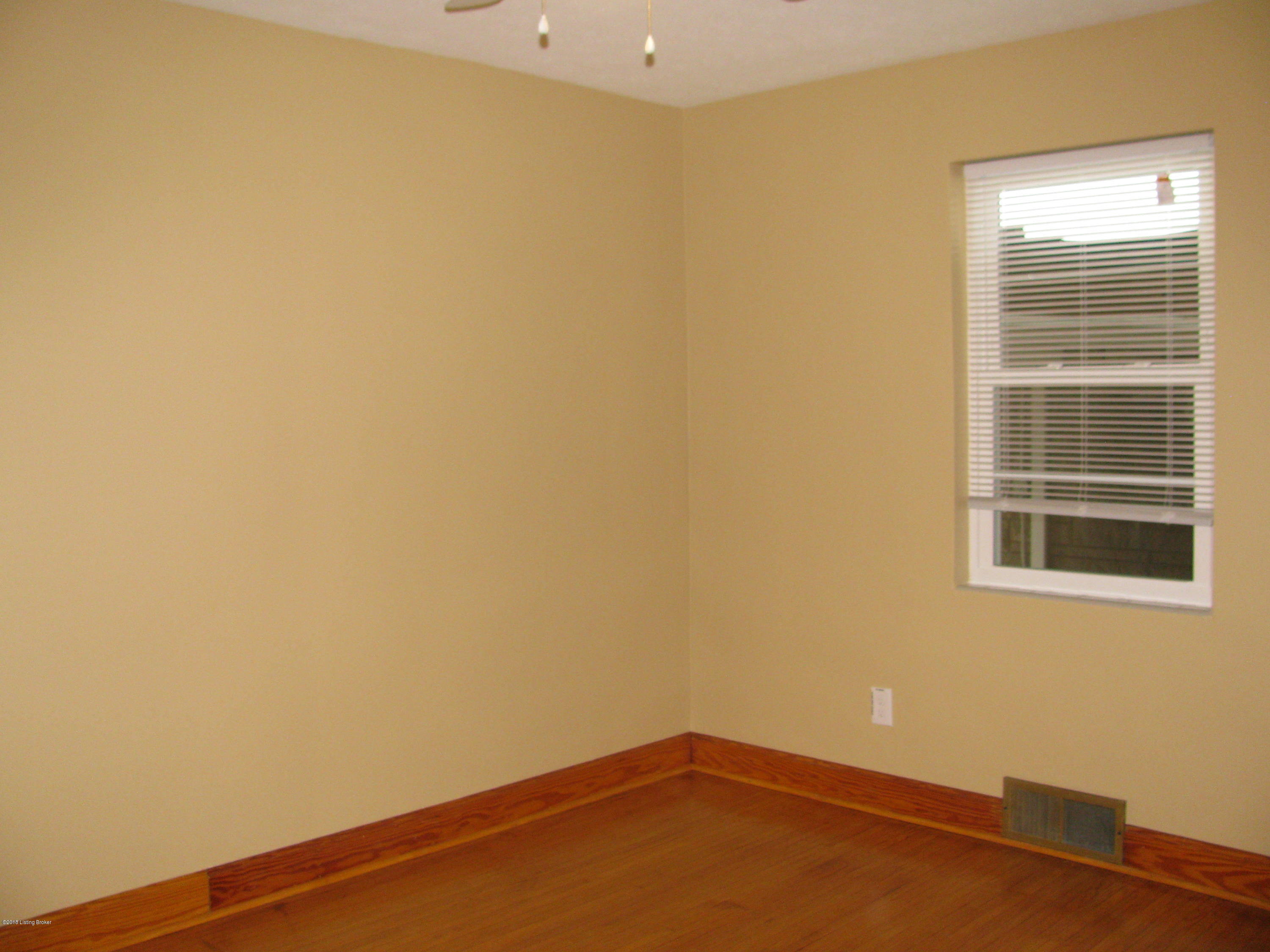 3326 Janell Road Louisville, KY 40216 - Photo 11 of 23 IMG_7473