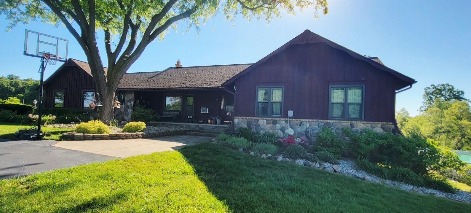 9757 Kaiser Road Saline, MI 48176 - Photo 2 of 113 Kaiser Front 2