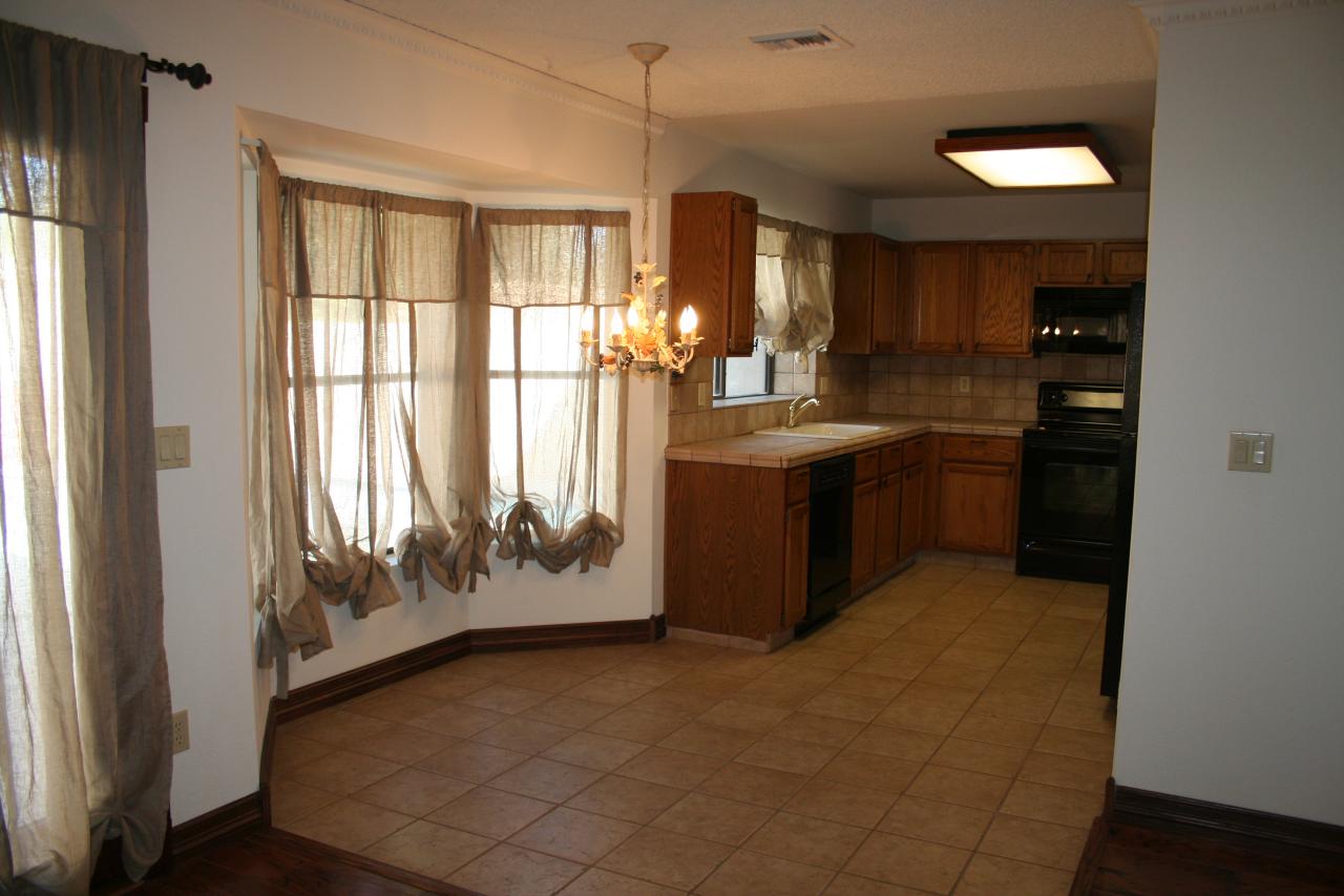 3706 East Long Lake Road Phoenix, AZ 85048 - Photo 11 of 38 Bay Window by Dining Area