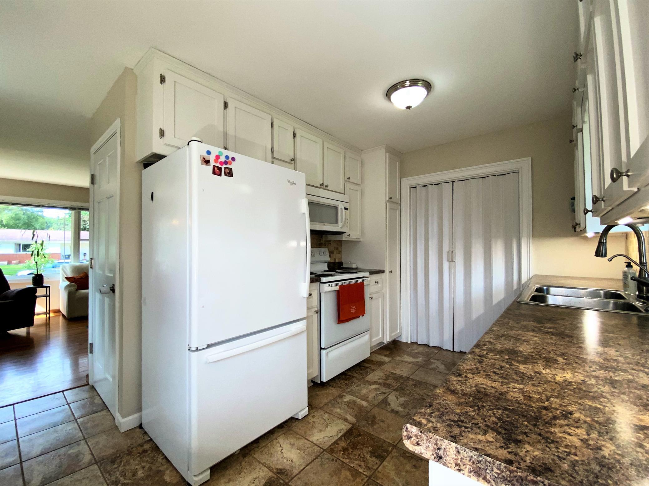 306 36th Avenue Northwest Rochester, MN 55901 - Photo 8 of 46 Gallery Image 8
