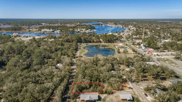 $30,000 | 704 Southeast Ave D, Carrabelle, FL 32322