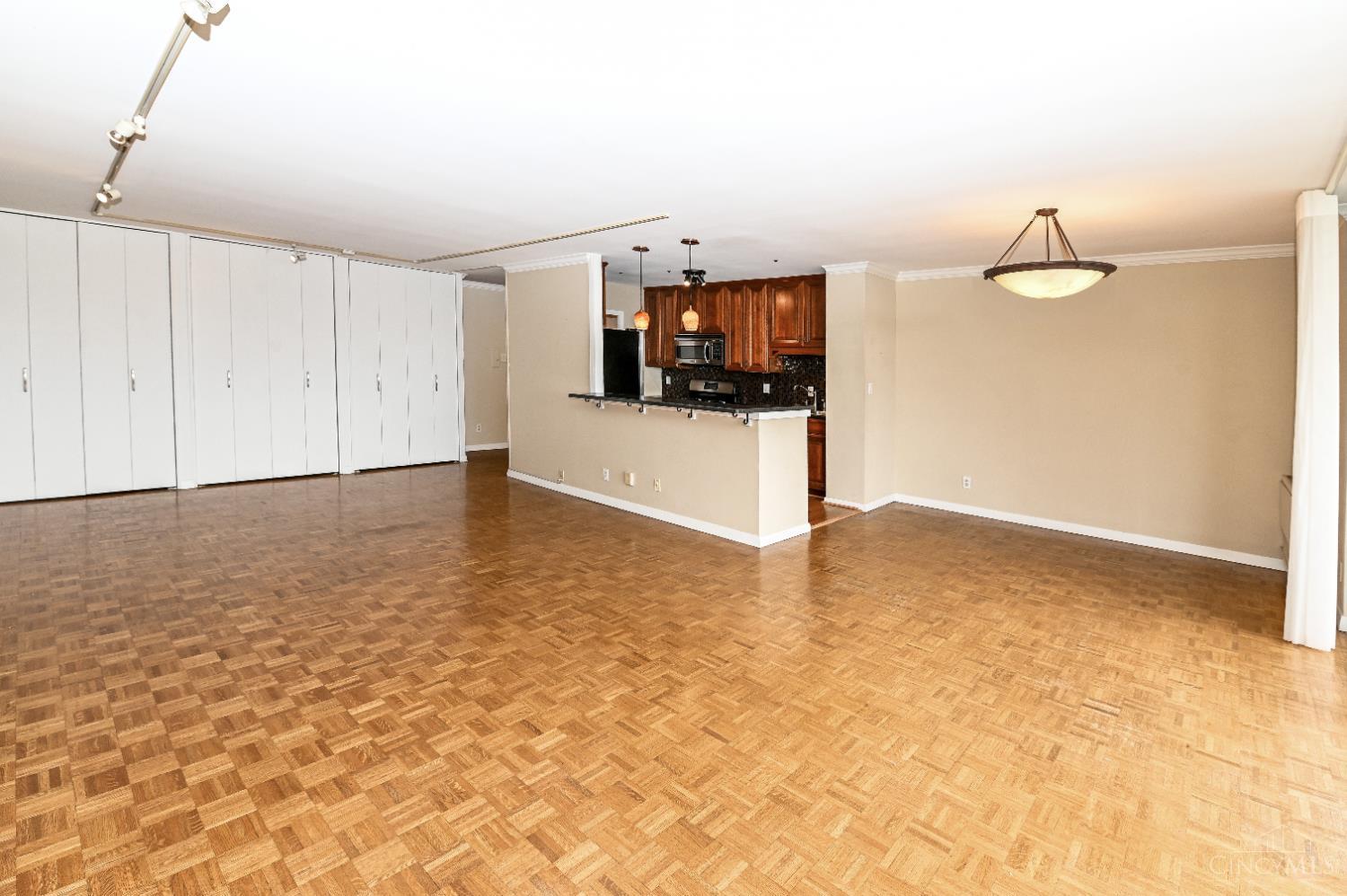 2324 Madison Road, Unit 1404 Cincinnati, OH 45208 - Photo 7 of 35