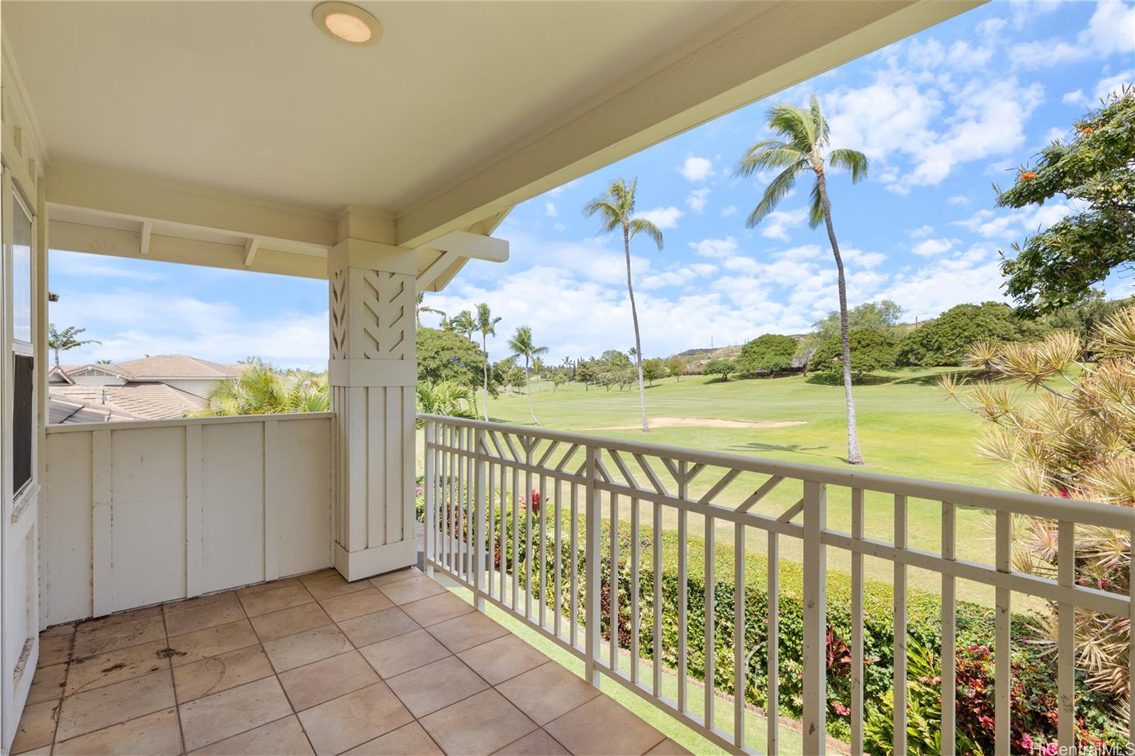 92-1015 Koio Drive, Unit S52 Kapolei, HI 96707 - Photo 8 of 18 a view of a porch