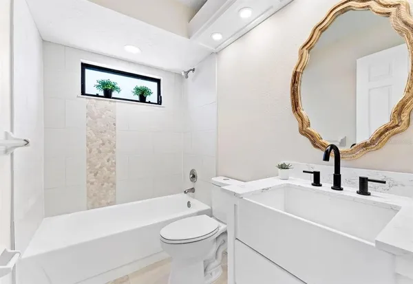 $8,600 | 1302 83rd Street Northwest, Bradenton, FL 34209