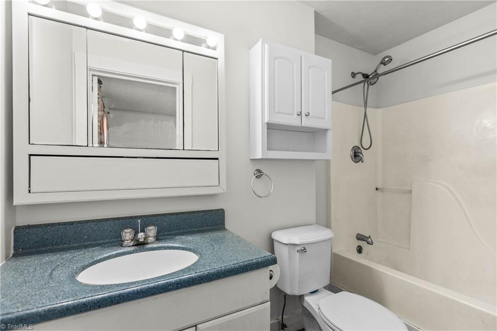 2619 Pinecroft Road Greensboro, NC 27407 - Photo 16 of 32