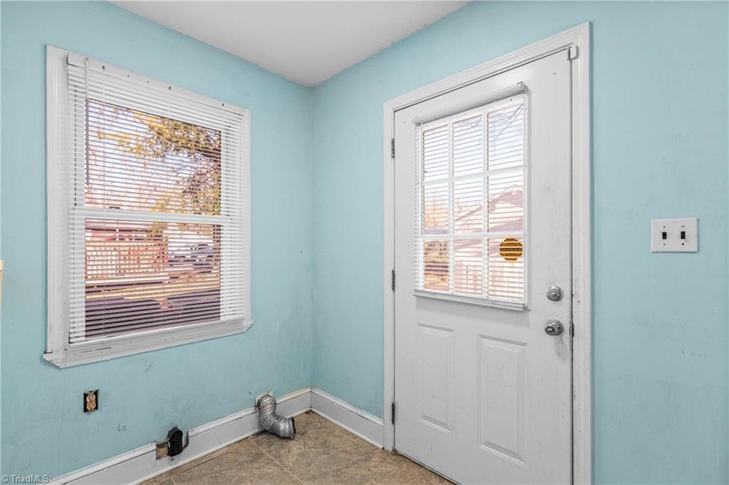 2619 Pinecroft Road Greensboro, NC 27407 - Photo 19 of 32 laundry room