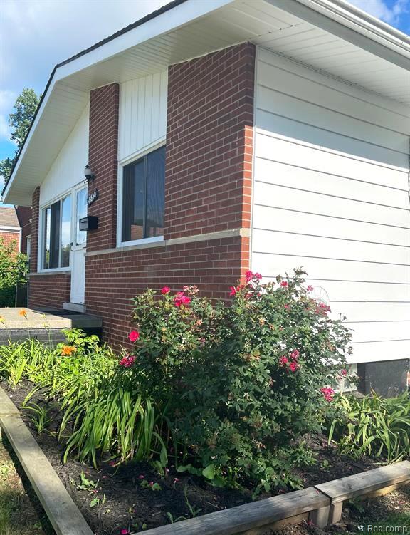 16830 Stephens Road Eastpointe, MI 48021 - Photo 3 of 30