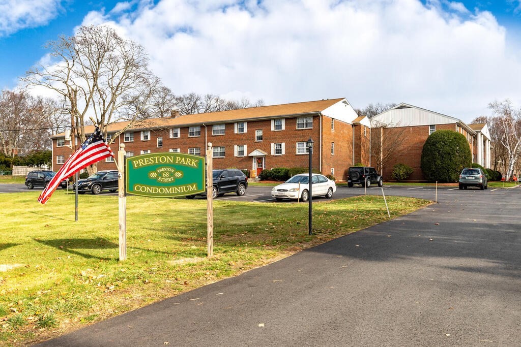 68 Preston Street, Unit 1B Wakefield, MA 01880 - Photo 1 of 26