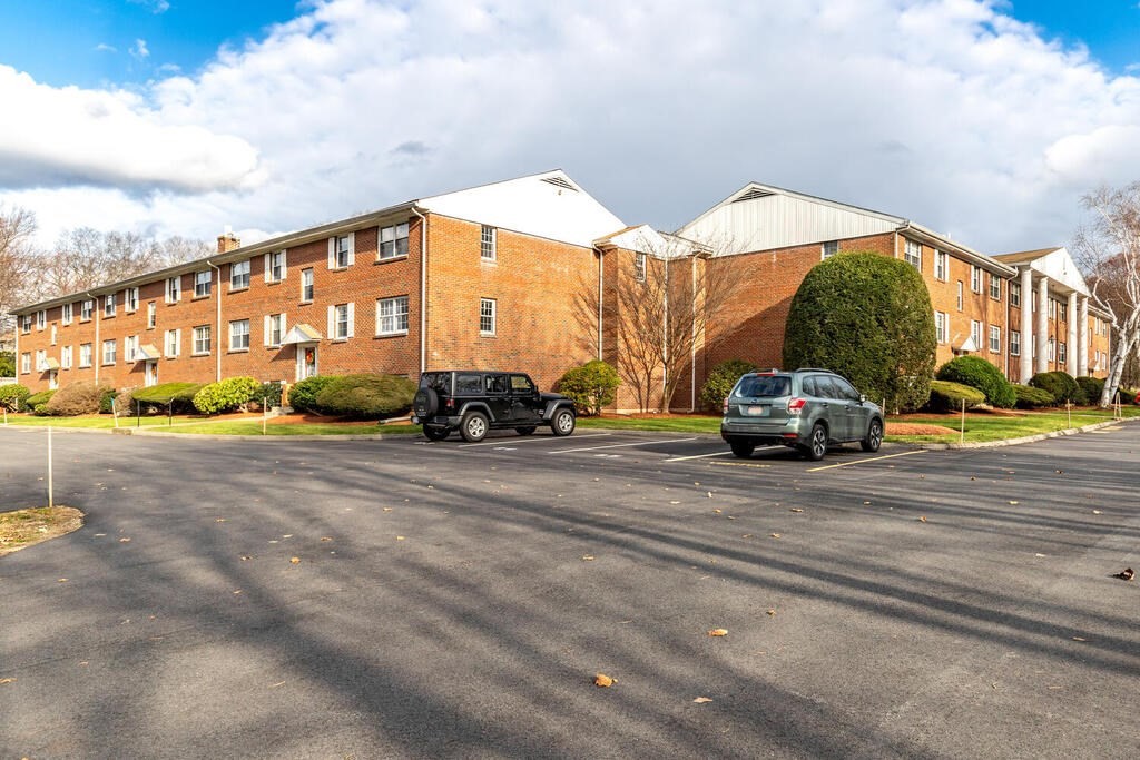 68 Preston Street, Unit 1B Wakefield, MA 01880 - Photo 2 of 26