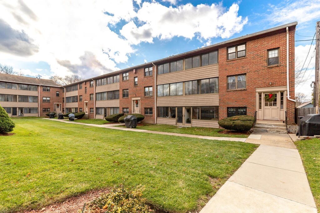 68 Preston Street, Unit 1B Wakefield, MA 01880 - Photo 25 of 26