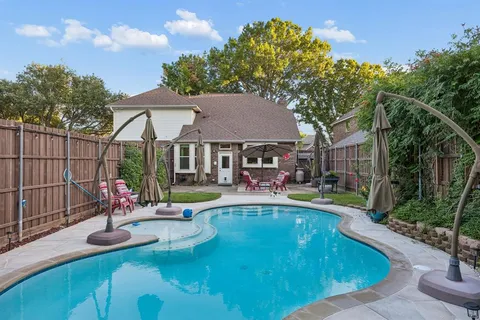 $425,000 | 9105 Clearlake Drive, Rowlett, TX 75088