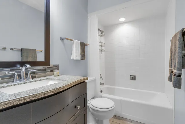 $225,000 | 520 Shorely Drive, Unit 201, Barrington, IL 60010