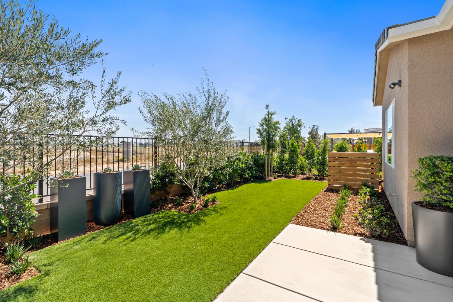 854 Solar Lane Clovis, CA 93619 - Photo 36 of 42