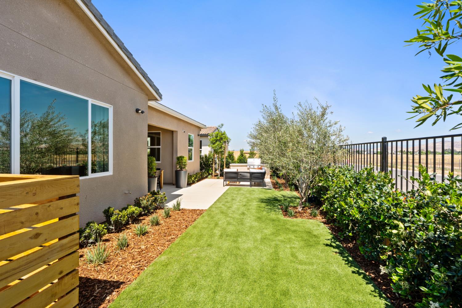 854 Solar Lane Clovis, CA 93619 - Photo 37 of 42