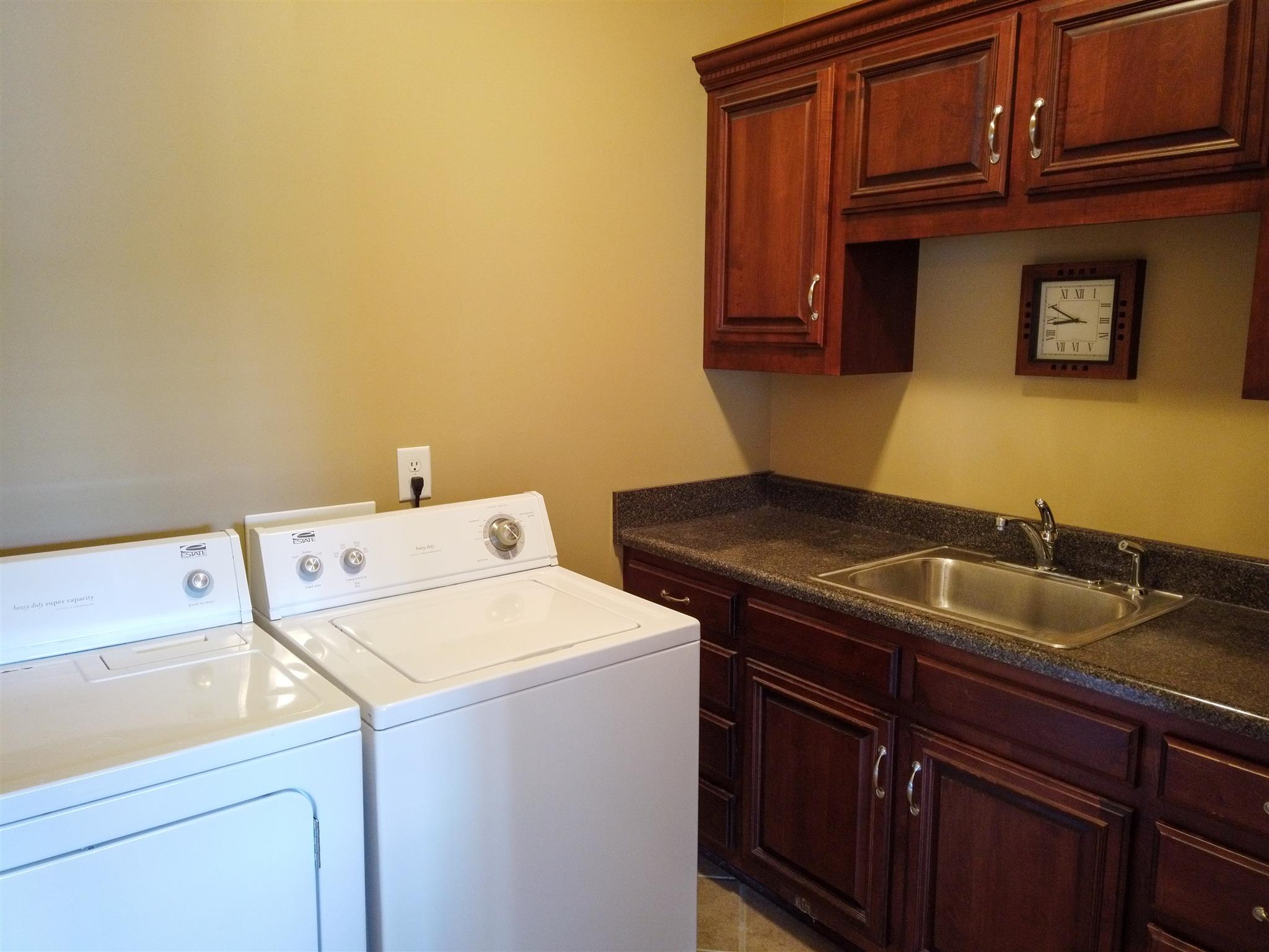 3539 Old Rome Pike Lebanon, TN 37087 - Photo 30 of 30 Laundry with cabinets and sink