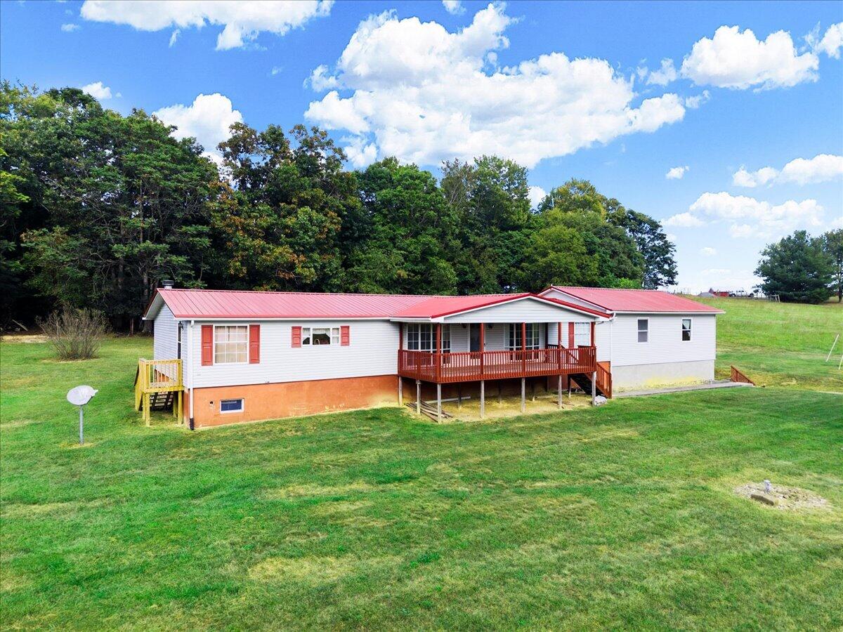 5308 Thornspring Road Pulaski, VA 24301 - Photo 3 of 85 (3) 5308_Thornspring_Rd_Pulask_VA