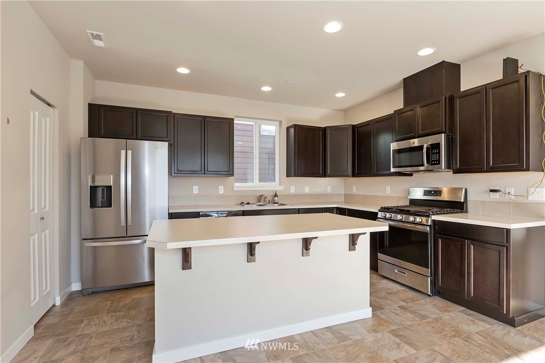 2409 Zeeden Way Bremerton, WA 98310 - Photo 11 of 40 Gallery Image 11