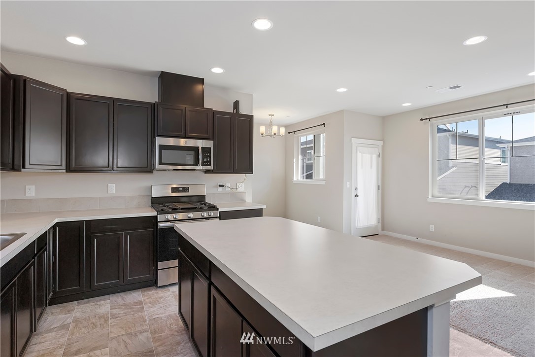 2409 Zeeden Way Bremerton, WA 98310 - Photo 12 of 40 Gallery Image 12