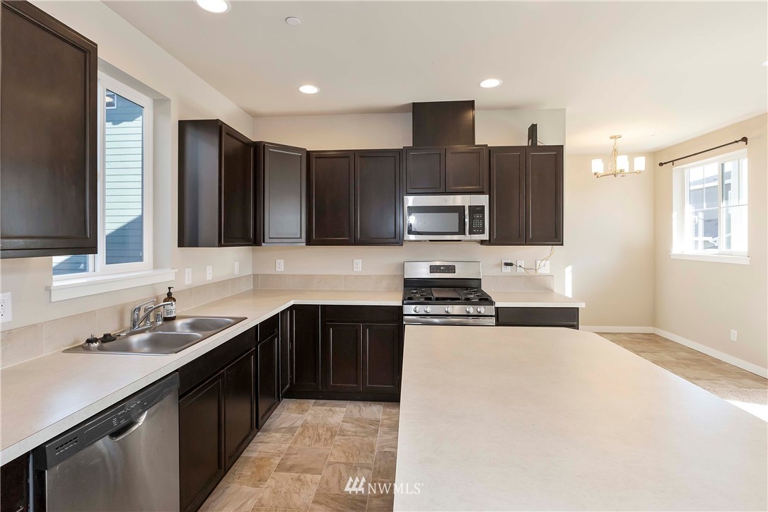 2409 Zeeden Way Bremerton, WA 98310 - Photo 14 of 40 Gallery Image 14