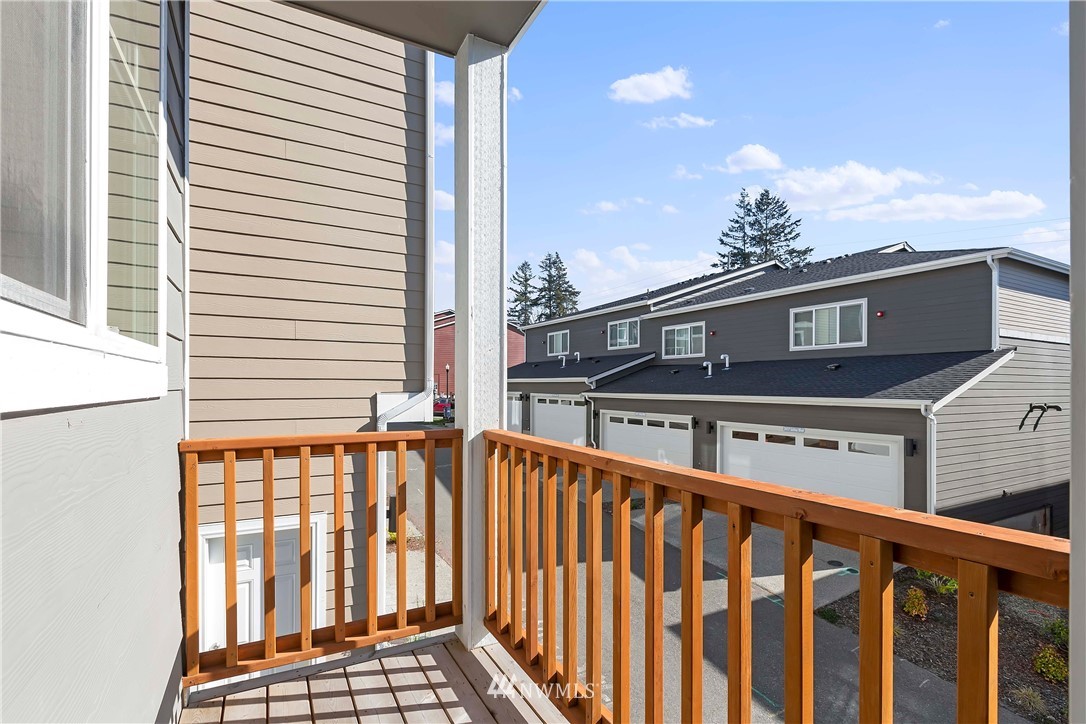 2409 Zeeden Way Bremerton, WA 98310 - Photo 8 of 40 Gallery Image 8