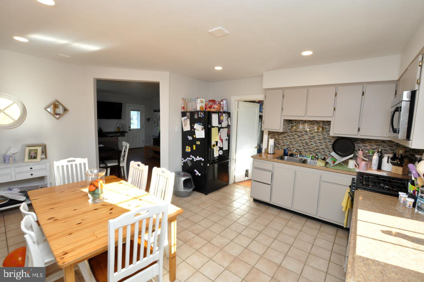 359 North Forklanding Road Maple Shade, NJ 08052 - Photo 11 of 29 Gallery Image 11