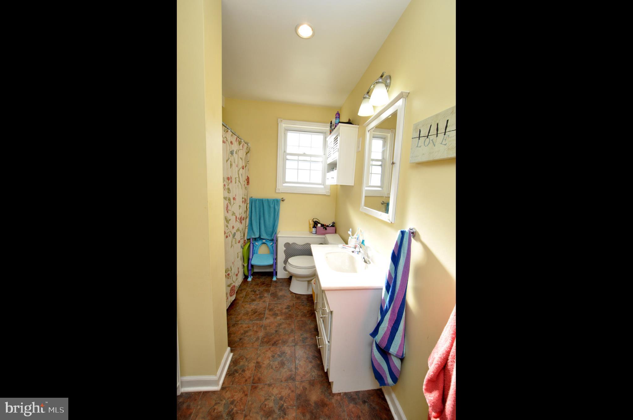 359 North Forklanding Road Maple Shade, NJ 08052 - Photo 14 of 29 Bath