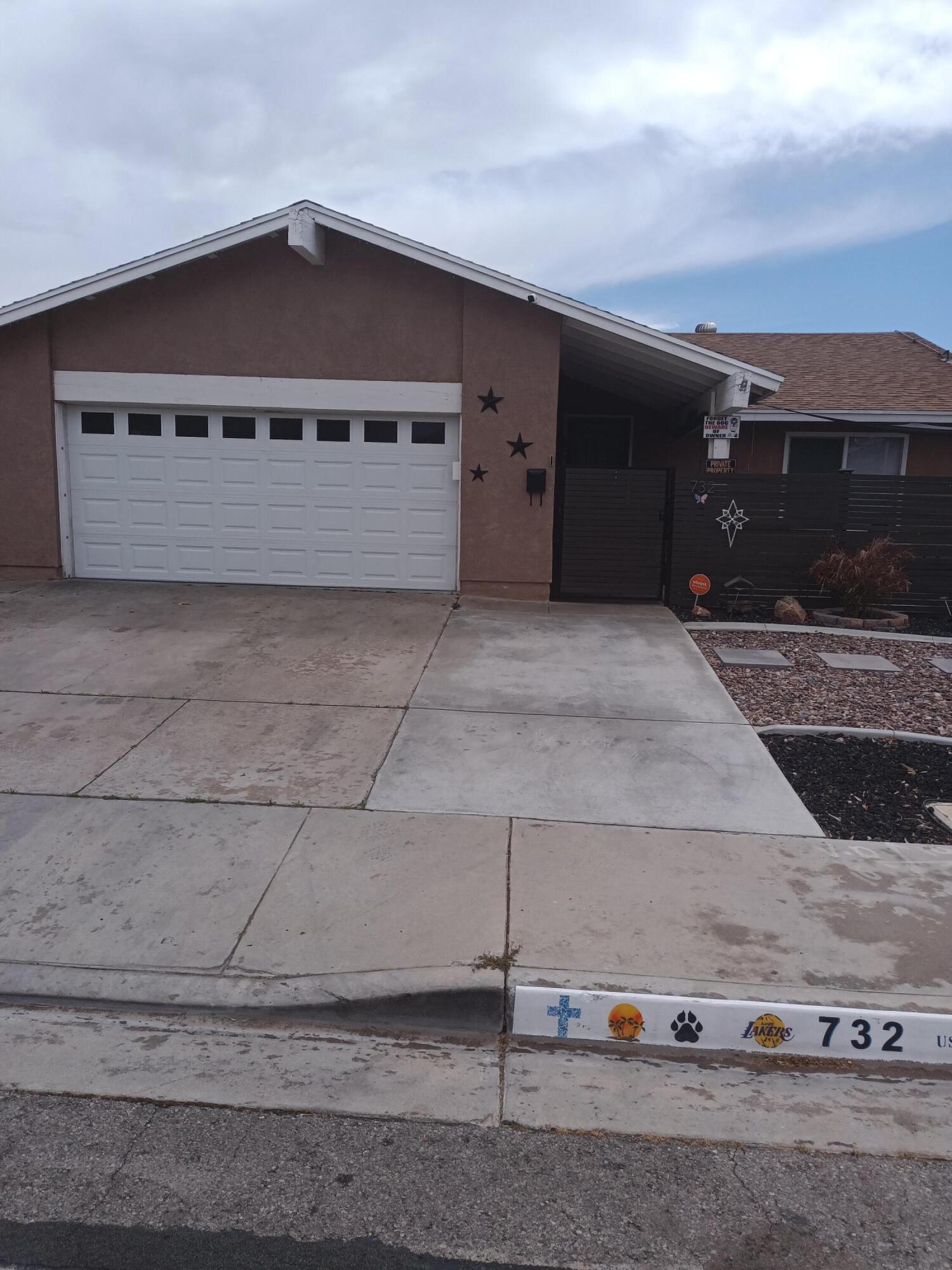 732 Avenue J4 E Lancaster Ca East
