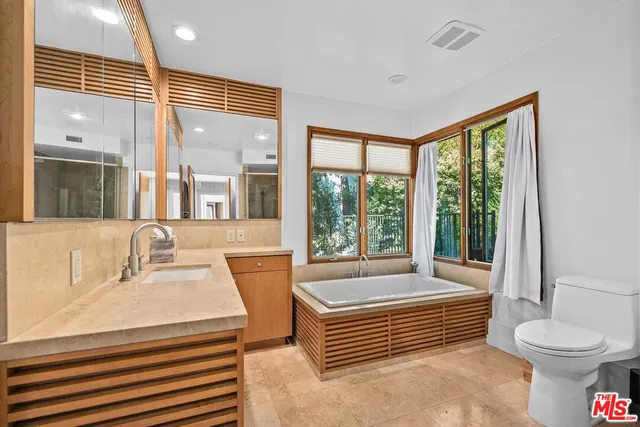 $2,250,000 | 13201 Cheltenham Drive, Sherman Oaks, CA 91423