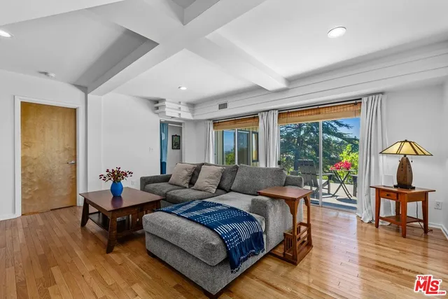 $2,250,000 | 13201 Cheltenham Drive, Sherman Oaks, CA 91423