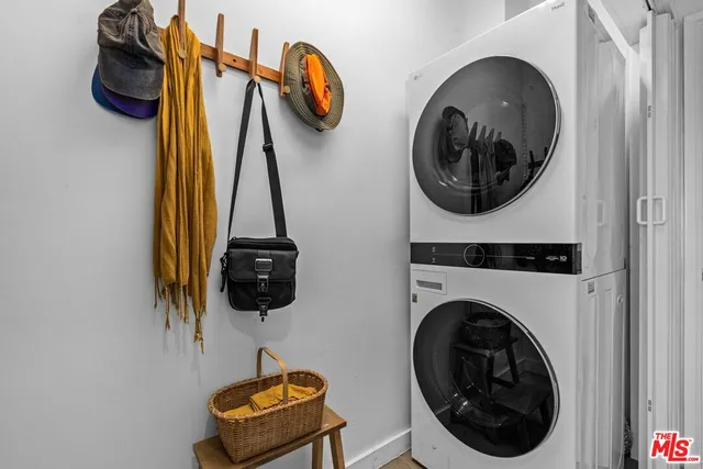 $2,250,000 | 13201 Cheltenham Drive, Sherman Oaks, CA 91423